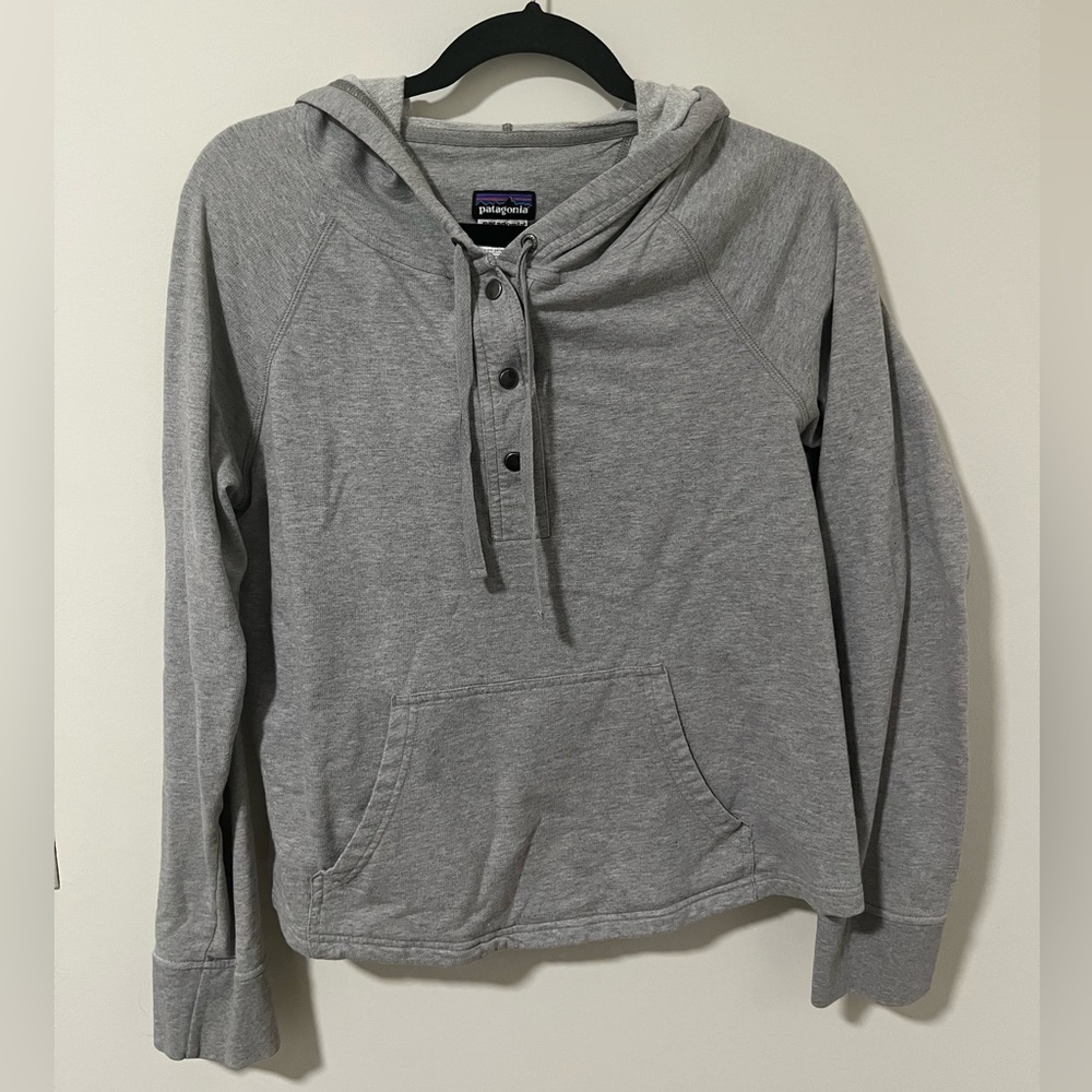 Grey Patagonia pullover